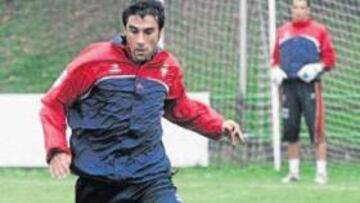 <b>LATERAL ZURDO. </b>Sastre entrenó ayer en una posición inusual para él.