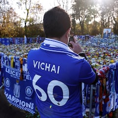 Así fue el emotivo homenaje al dueño del Leicester en el King Power Stadium