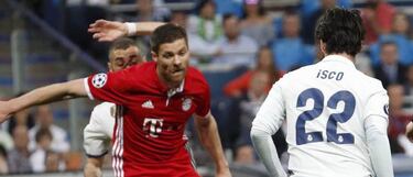 Bernabéu gives Xabi Alonso and Ancelotti an ovation