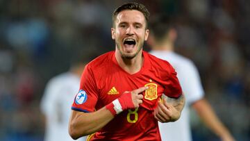 Sa&uacute;l celebra uno de sus goles a Italia.