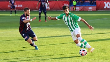 Imagen del partido entre el Betis Deportivo y el Yeclano