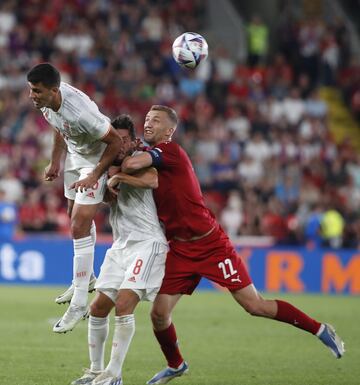 Rodrigo Hernández, Koke y Tomas Soucek.