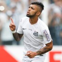 El PSG negocia por Gabigol; el Barça tiene derecho de tanteo