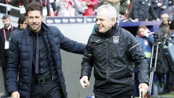 Simeone y Aguirre, en su enfrentamiento en 2020, cuando el mexicano entrenaba al Legan&eacute;s.