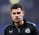 Bruno Guimarães brilla en el hundimiento del Newcastle