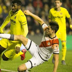 Varios equipos de Primera siguen la pista al central Martín Pascual