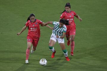 Clásico entre los equipos de Medellín por la fecha 7 del grupo B de la Liga Femenina. 2-1 para el verde.