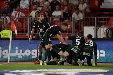 Jéremy Arévalo revienta al Almería para poner líder al Racing