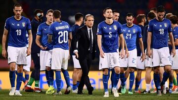 Un penalti salva a Italia