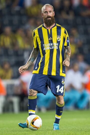 Después de su paso por Inglaterra, Meireles se retiró con el el Fenerbahce. 