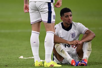 Jude Bellingham, desolado tras caer en la final con la selección española.