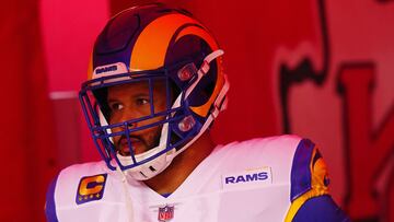 KANSAS CITY, MISSOURI - NOVEMBER 27: Aaron Donald #99 of the Los Angeles Rams takes to the field before a game against the Kansas City Chiefs at Arrowhead Stadium on November 27, 2022 in Kansas City, Missouri.   Jason Hanna/Getty Images/AFP (Photo by Jason Hanna / GETTY IMAGES NORTH AMERICA / Getty Images via AFP)