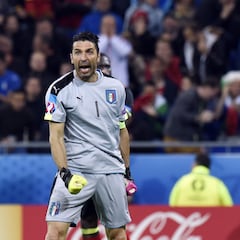 El once ideal de futbolistas en activo retirados de su selección