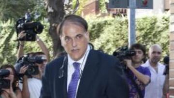 <b>EXIGENTE. </b>Las exigencias de Tebas en el reparto del dinero pincharon el acuerdo de los operadores.