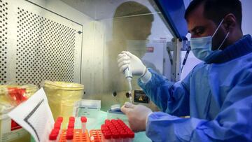 Calculan el riesgo de reinfección con Ómicron.