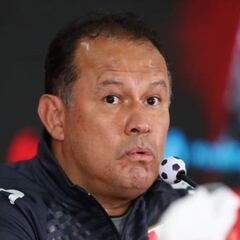 Reynoso anuncia su primera lista