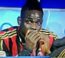 Balotelli llora en la derrota del Milan contra el Nápoles