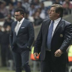 Miguel Herrera se queja por el estado de la cancha