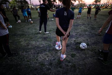  El Villas Unidas es un equipo femenino que milita en la tercera división argentina y representa a los barrios populares y lucha por la inclusión social.
 