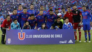 Futbol, Universidad de Chile vs Audax Italiano, decimotercera fecha Campeonato de Apertura 2016-2017.  Los jugadores de Universidad de Chile posan para los fotografos antes del partido de primera division disputado en el estadio Nacional en Santiago, Chil