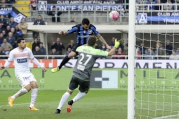 Con su gol al Napoli del 22 de marzo, Mauricio Pinilla se convirtió en el máximo goleador chileno en la Serie A. Actualmente, ya registra 44 tantos en la Primera División italiana, dejando muy atrás atrás a Marcelo Salas (36). 