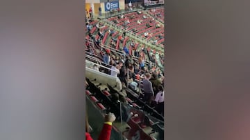 Pueden ir pocos y algunos privilegiados la lían así: lamentable escena