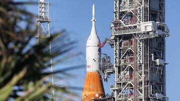 Artemis I, NASA's Space Launch System heavy-lift rocket carrying the Orion spacecraft, sits on Launch Pad 39-B at Kennedy Space Center, Florida, on Saturday, Aug. 27, 2022. (Joe Burbank/Orlando Sentinel/Tribune News Service via Getty Images)