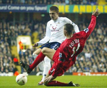 Canterano del West Ham llegó a White Hart Lane por 4 millones de euros en 2004. Tras el mundial de 2006 fichó por Manchester United donde aún continua a sus 36 años.