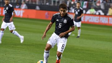 1x1 de M&eacute;xico ante Paraguay, &#039;Chicharito&#039; consigue otro gol