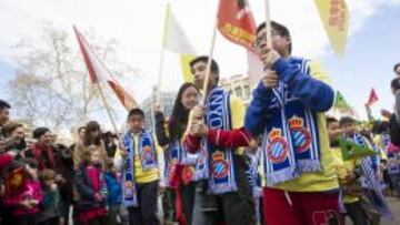 El Año Nuevo chino se tiñe de blanquiazul por el Espanyol