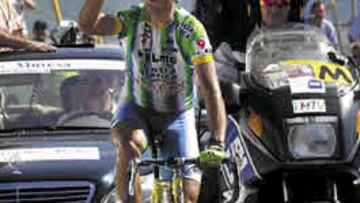 <B>DEDICADO.</B> Pascual Lorente dedicó su triunfo en 2001 a Ricardo Otxoa.