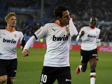 Dani Parejo fue el autor del último gol del Valencia. El capitán y centrocampista colocó una falta directa en la escuadra que defendía Pacheco, guardameta del Alavés.  
