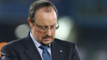 Benítez dice que no le han destituido y pide fichajes