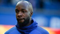 (FILES) In this file photo taken on February 17, 2018 Paris Saint-Germain&#039;s midfielder Lassana Diarra arrives before the French Ligue 1 football match between Paris Saint-Germain (PSG) and Strasbourg at The Parc des Princes in Paris. - Paris Saint-Ge