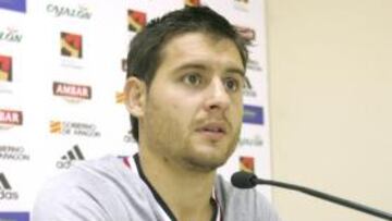 Paredes reconoce que ha pasado de una "situación delicada a jugar dos partidos"