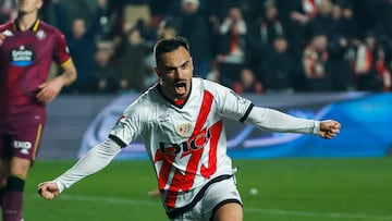 Álvaro García celebra su gol al Valladolid.