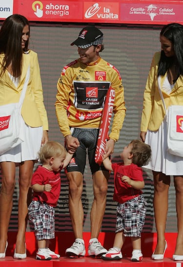 Como la suspensión del CONI sólo afectaba a Italia, disputó la Vuelta y la conquistó con 55 segundos de ventaja sobre Samuel y 1:32 frente a Evans, quien sufrió una avería crucial en la etapa de Sierra Nevada. Se trata de su única grande. En la ronda española acumula seis plazas de honor más: tres terceros puestos y otros tres segundos.