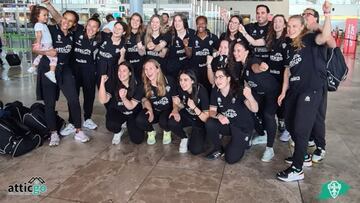 Las jugadoras del Elche, optimistas en la salida.