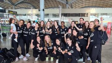 Las jugadoras del Elche, optimistas en la salida.