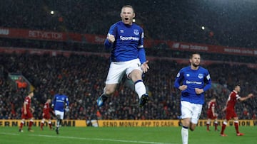 Rooney silencia Anfield y le da el empate al Everton
