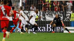 Dmitrovic encaja el gol del Rayo.