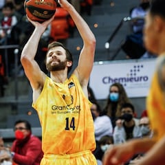 La puntería de Shurna sentencia al Casademont Zaragoza