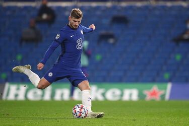 El delantero alemán del Chelsea echa de menos al público. La pasada temporada anotó 32 goles entre todas las competiciones y en lo que va de esta sólo suma 8.  Si bien en el final de la pasada temporada parecía que Werner no acusaba la falta de aficionados en las gradas, cuando sumó siete goles, en lo que va de a actual, no tiene el mismo acierto. 