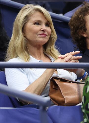 Christie Brinkley durante la final del US Open entre Novak Djokovic y Daniil Medvedev en el USTA Billie Jean King National Tennis Center.