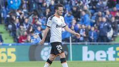 Alessandro Florenzi se dirige al vestuario tras ser expulsado en Getafe.