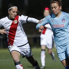 El Atlético golea al Rayo y aguanta el pulso del Barcelona