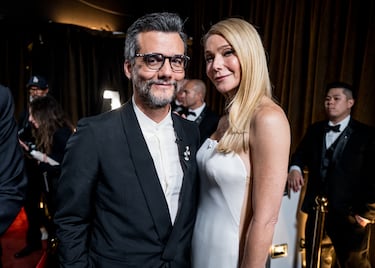 Wagner Moura y Gwyneth Paltrow durante la 98.ª edición de los premios Oscar 2026 celebrados en el Dolby Theatre.