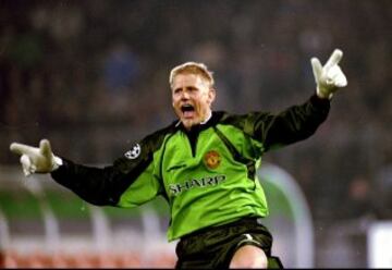 Schmeichel es considerado el major arquero en la historia del Manchester United, con quien ganó prácticamente todo, incluyendo la UEFA Champions League. Además ganó la Eurocopa con la sorpresiva Dinamarca en 1992, siendo uno de los hombres claves del cuadro danés. También participó en el Mundial de Francia 98, llevando a su selección a los Cuartos de Final.