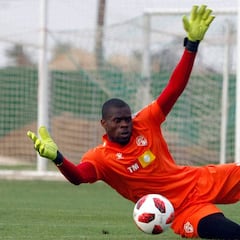 Francis Uzoho y el Anorthosis, sancionados y multados