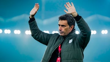 Molina arrasa en su regreso a los banquillos en India